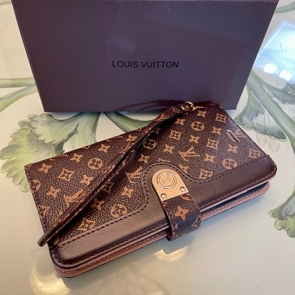 Louise Vuitton Accessories - Fashion inspired IS Max Case